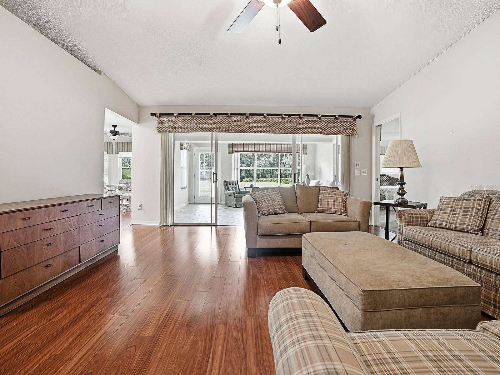NO CARPET HERE