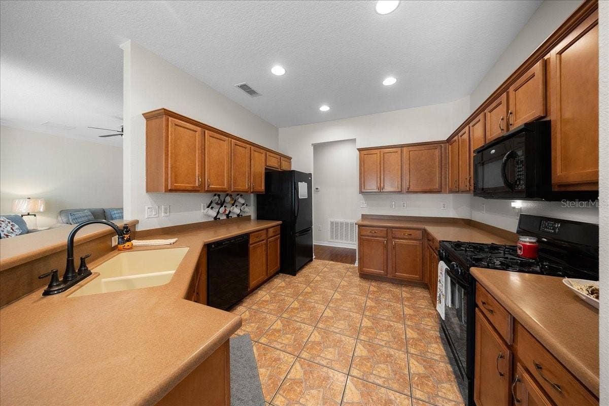 8906 SW 84TH CIRCLE, Ocala, FL 34481 8906 SW 84TH CIRCLE, Ocala, FL 34481