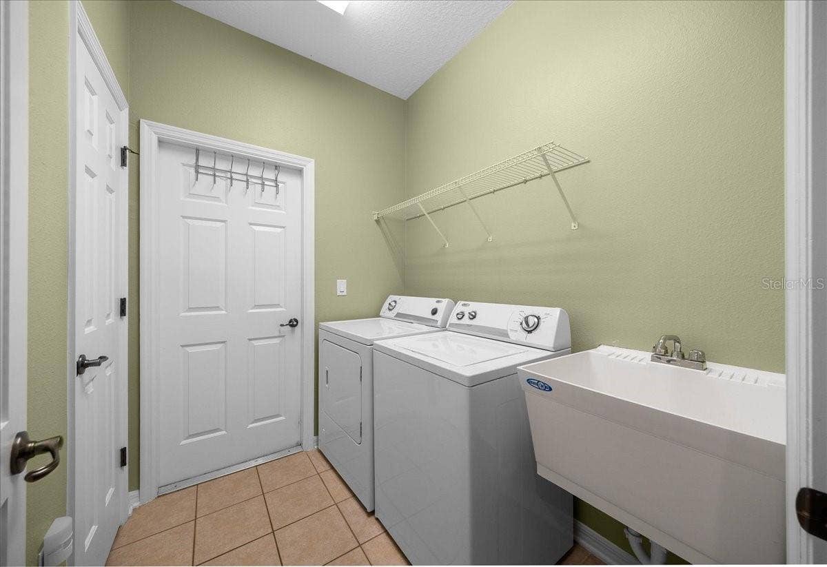 8906 SW 84TH CIRCLE, Ocala, FL 34481 8906 SW 84TH CIRCLE, Ocala, FL 34481