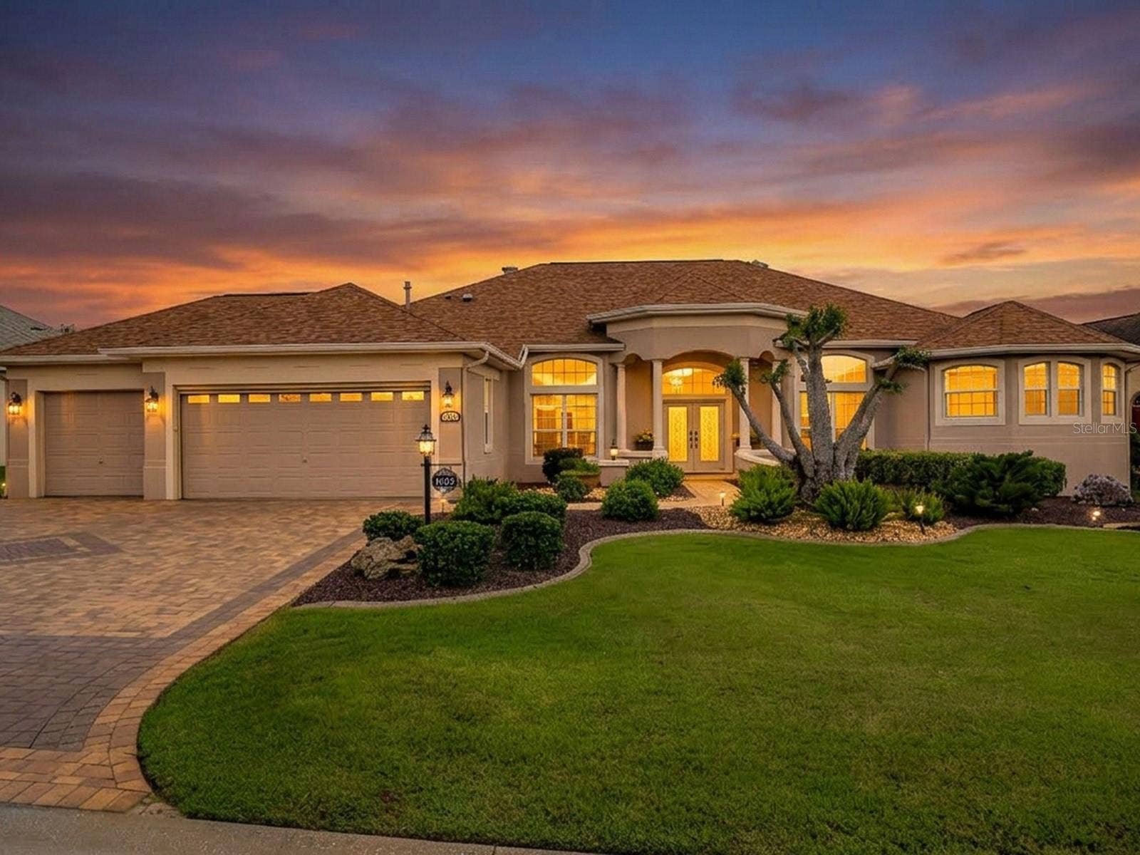 1103 MIONA SHORES DRIVE, The Villages, FL 32162 COME SEE THIS SPECTACULAR HOME!!
