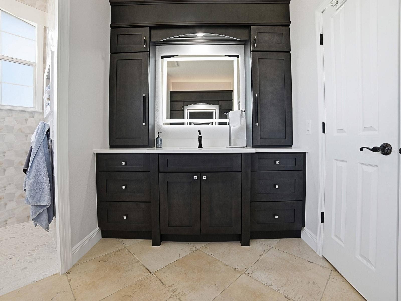 1103 MIONA SHORES DRIVE, The Villages, FL 32162 DUAL VANITIES WITH THE SAME UPGRADED ENHANCEMENTS!