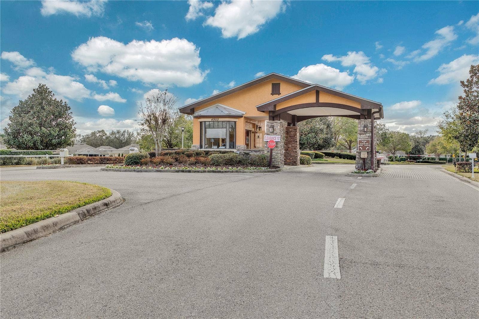27033 WHITE PLAINS WAY, Leesburg, FL 34748