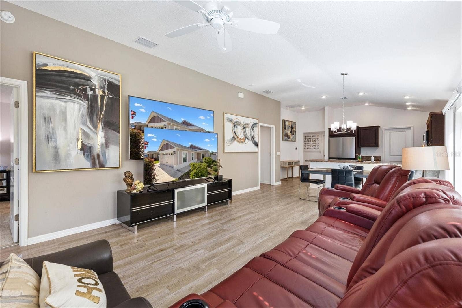 6094 RODRIGUEZ LANE, The Villages, FL 32163 Living Room