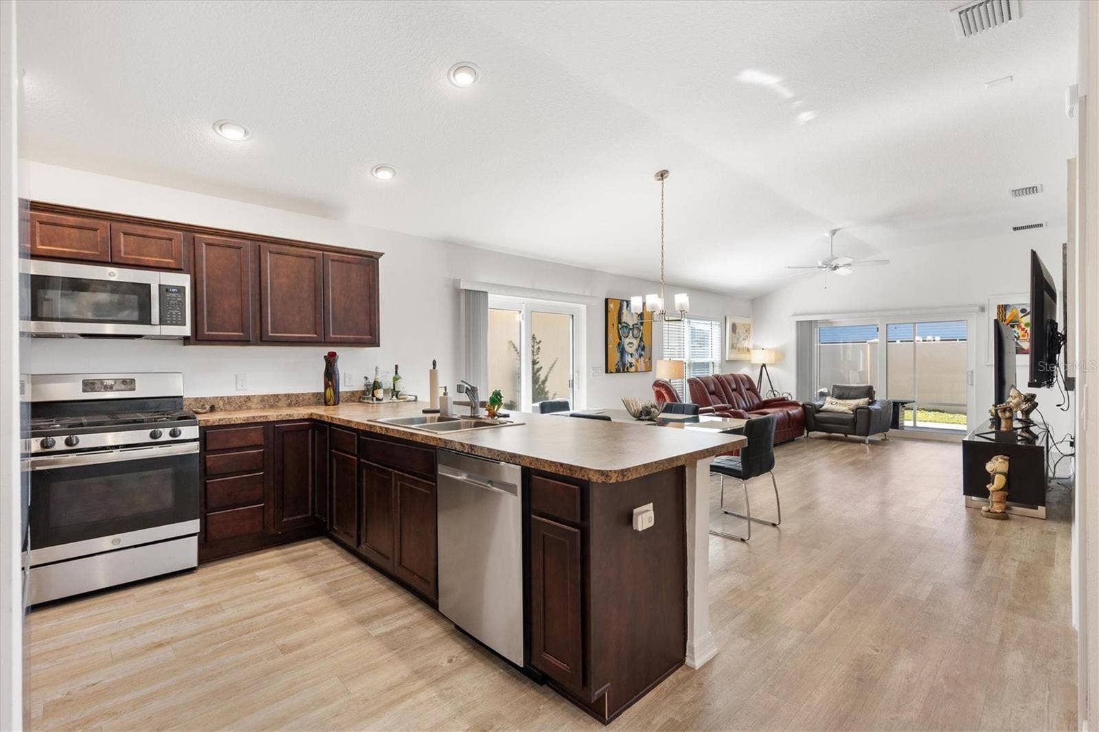 6094 RODRIGUEZ LANE, The Villages, FL 32163 Kitchen