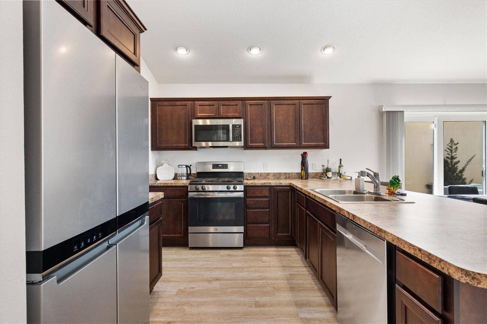 6094 RODRIGUEZ LANE, The Villages, FL 32163 Kitchen