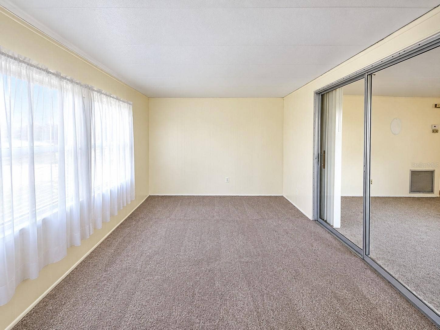 512 PALO VERDE DRIVE, Leesburg, FL 34748 Enclosed Florida Room