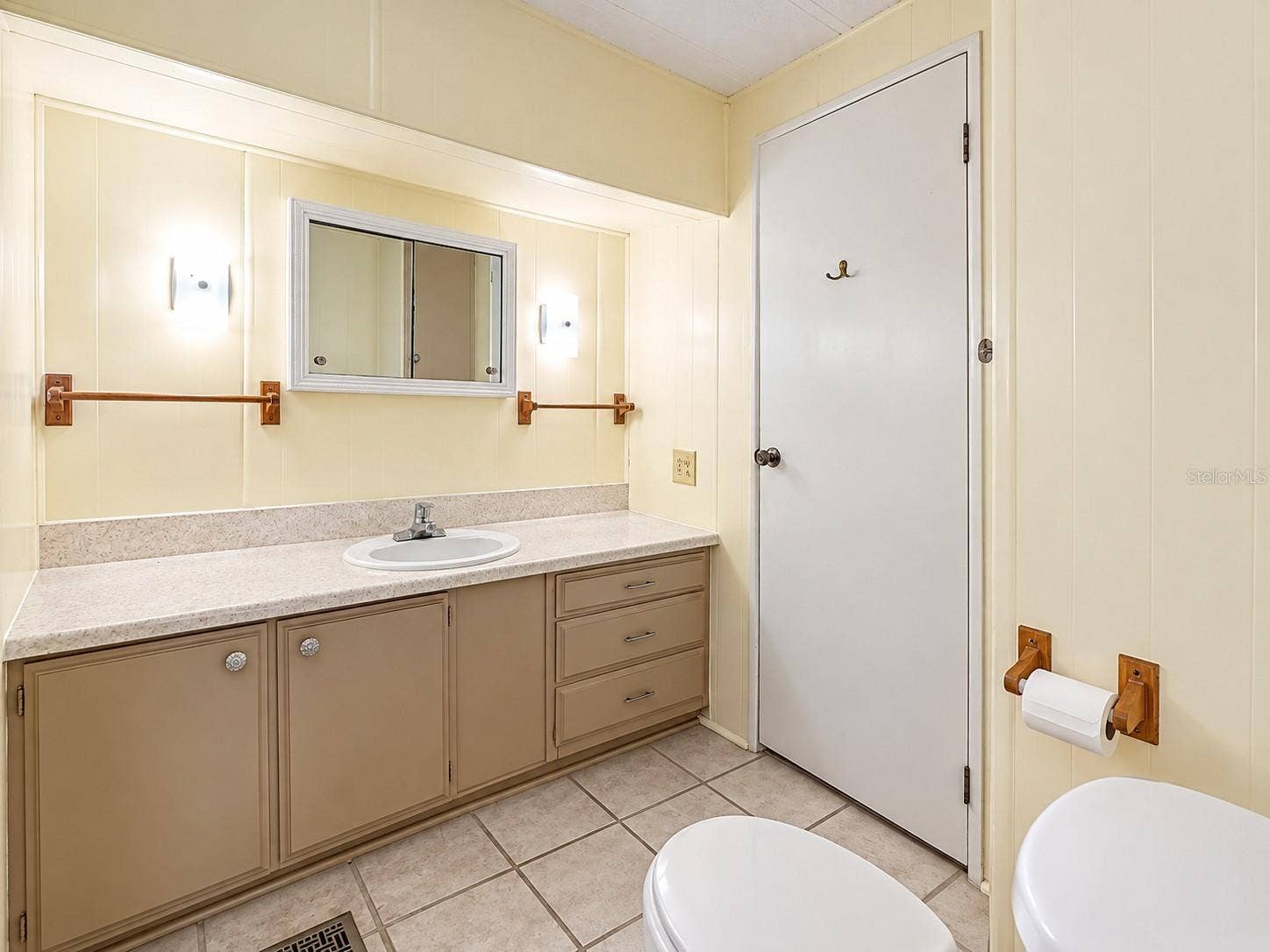 512 PALO VERDE DRIVE, Leesburg, FL 34748 Primary Full Bathroom