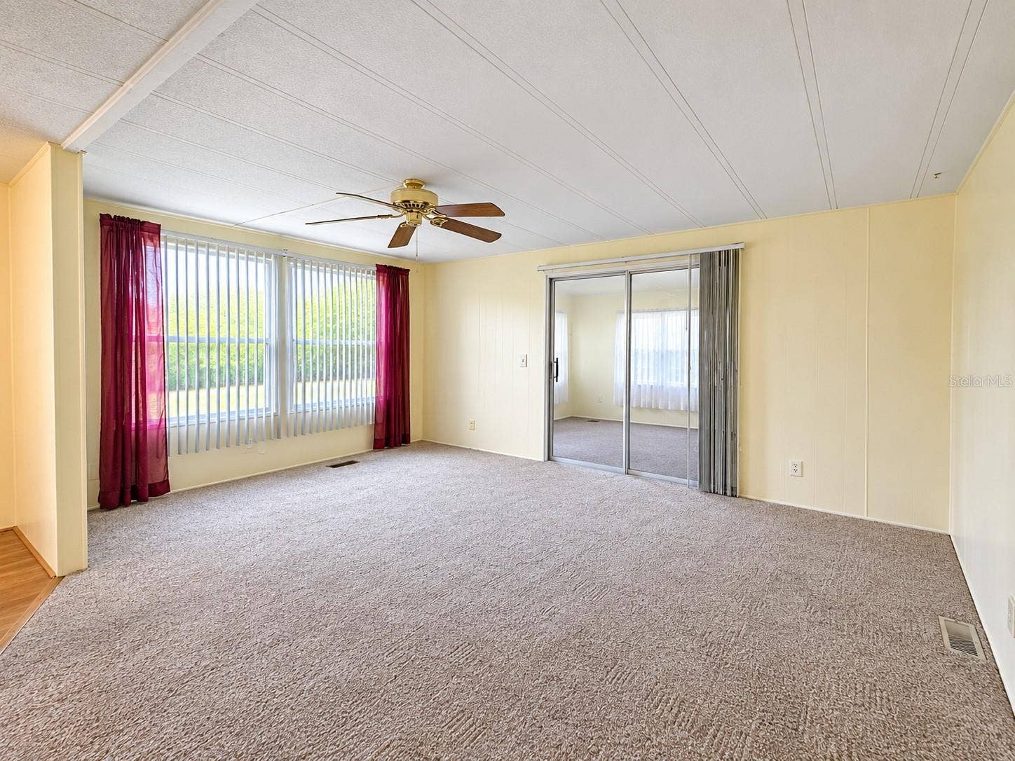 512 PALO VERDE DRIVE, Leesburg, FL 34748 Living Room