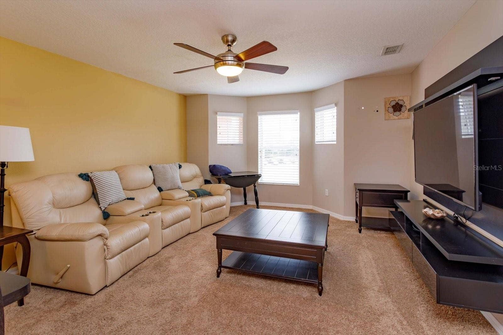 27239 WHITE PLAINS WAY, Leesburg, FL 34748 27239 WHITE PLAINS WAY, Leesburg, FL 34748