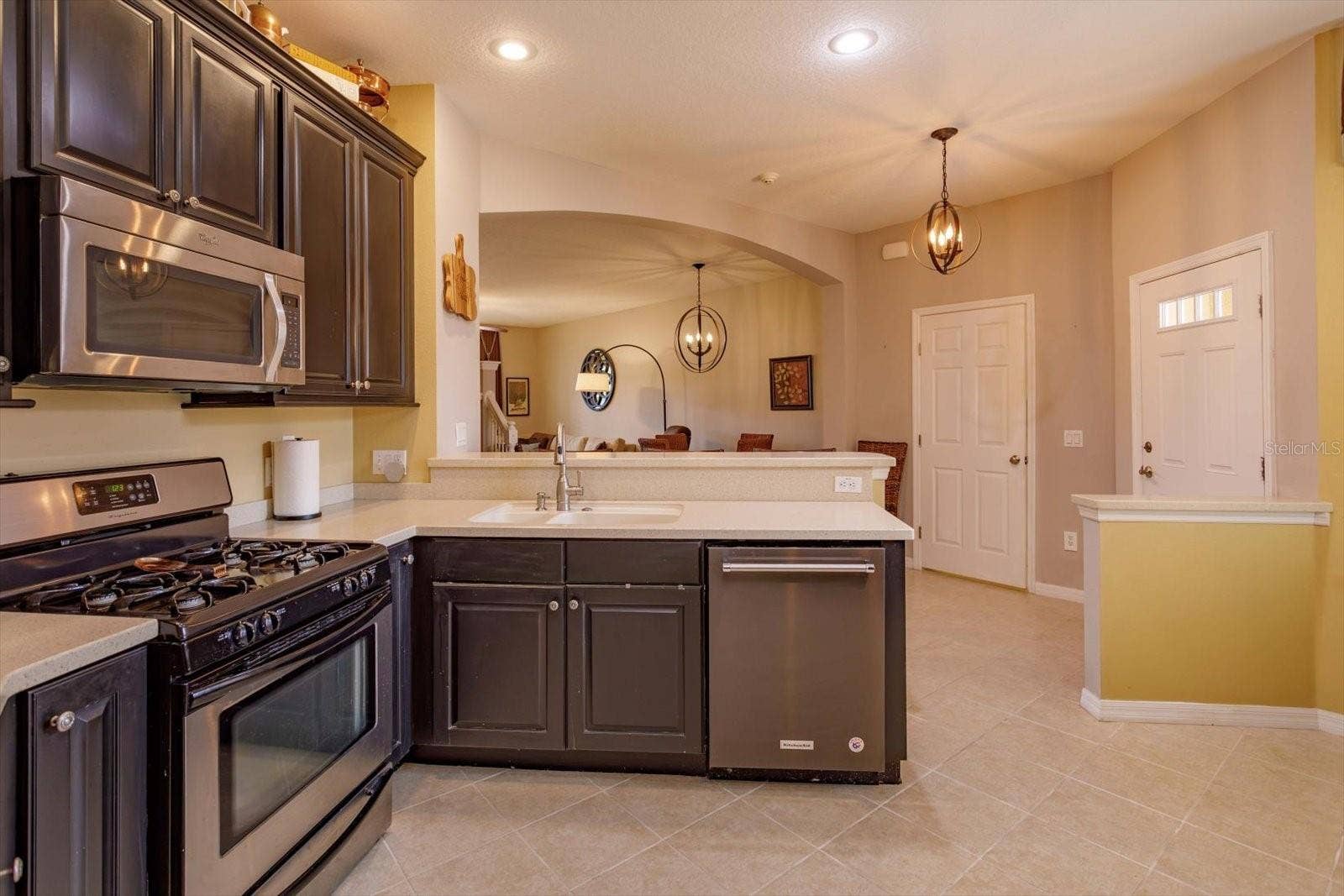 27239 WHITE PLAINS WAY, Leesburg, FL 34748 27239 WHITE PLAINS WAY, Leesburg, FL 34748
