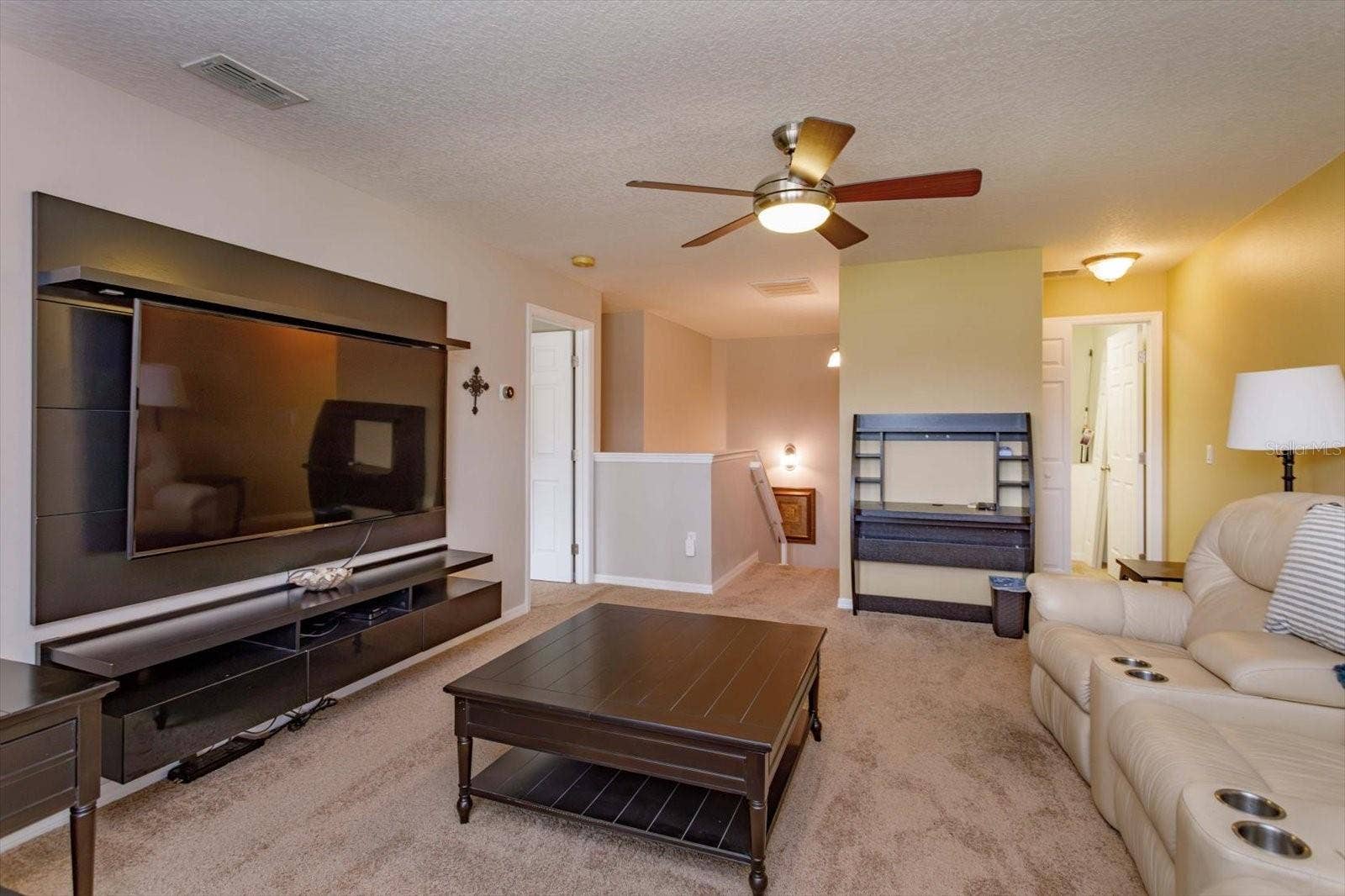 27239 WHITE PLAINS WAY, Leesburg, FL 34748 27239 WHITE PLAINS WAY, Leesburg, FL 34748