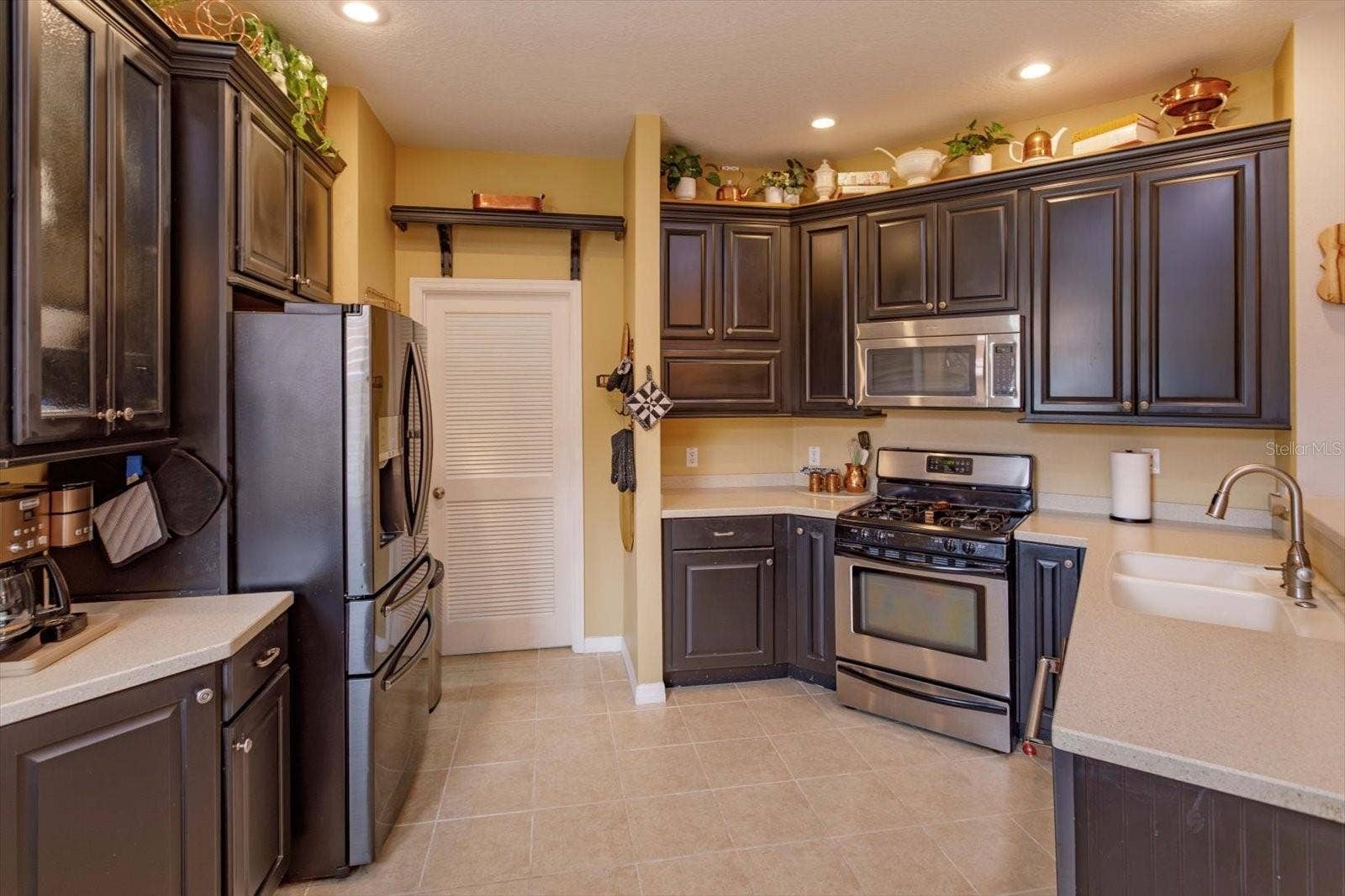 27239 WHITE PLAINS WAY, Leesburg, FL 34748 27239 WHITE PLAINS WAY, Leesburg, FL 34748
