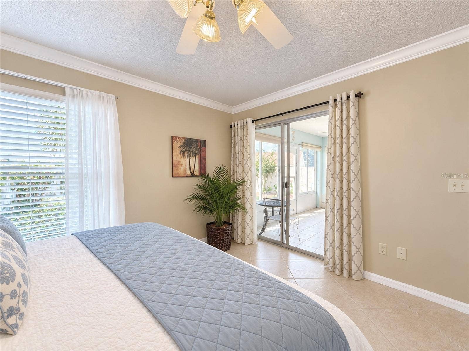 1318 BALBOA COURT, The Villages, FL 32159 (bedding does not convey)