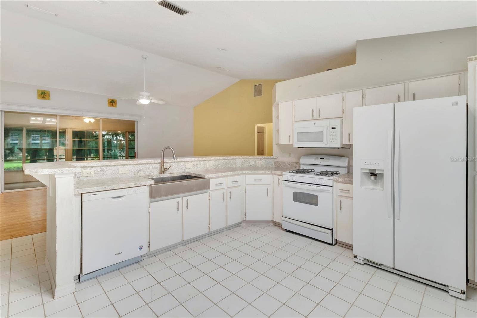 5124 LINKS LANE, Leesburg, FL 34748 Kitchen