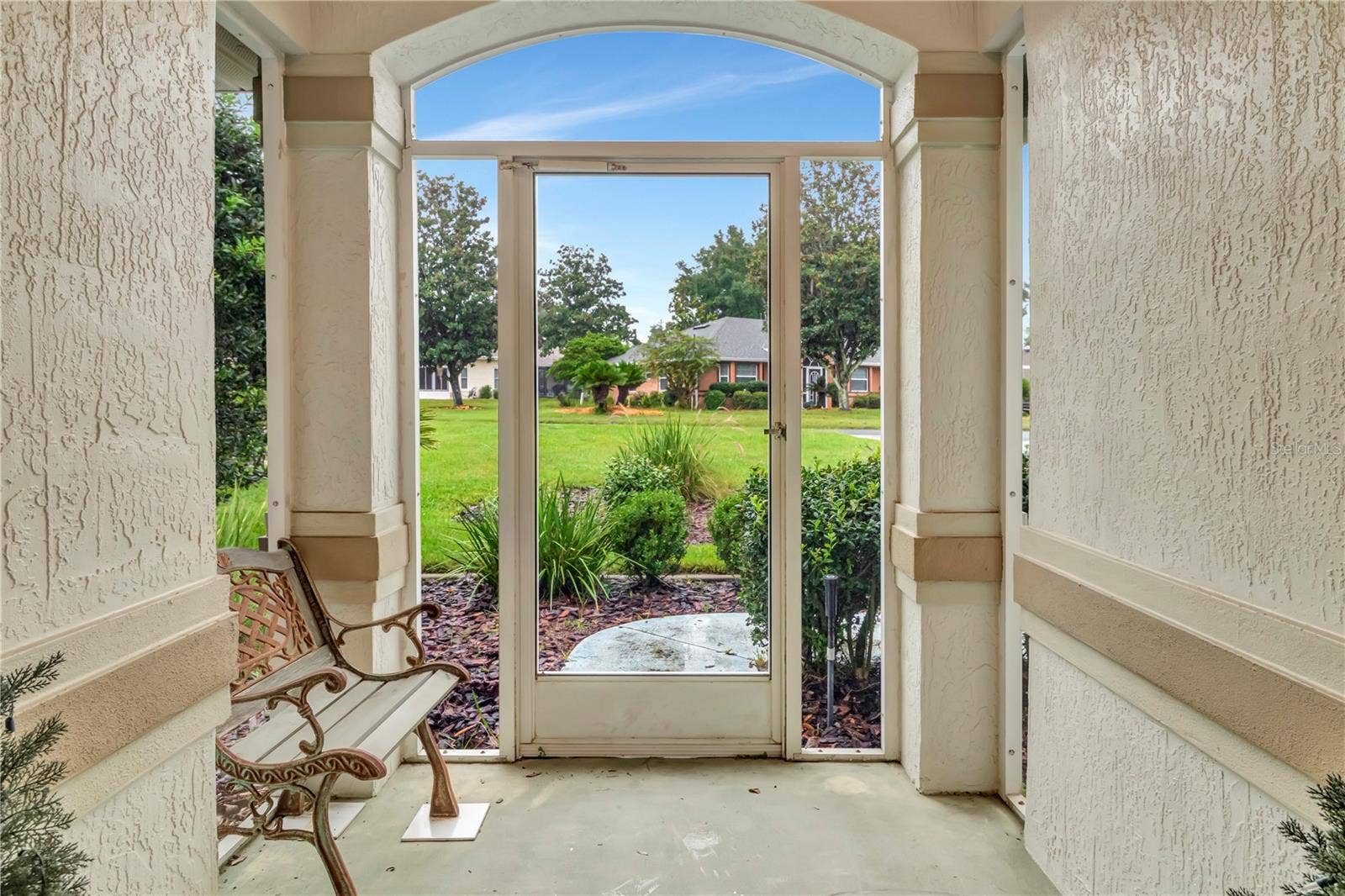 5124 LINKS LANE, Leesburg, FL 34748 Front Screened Entryway