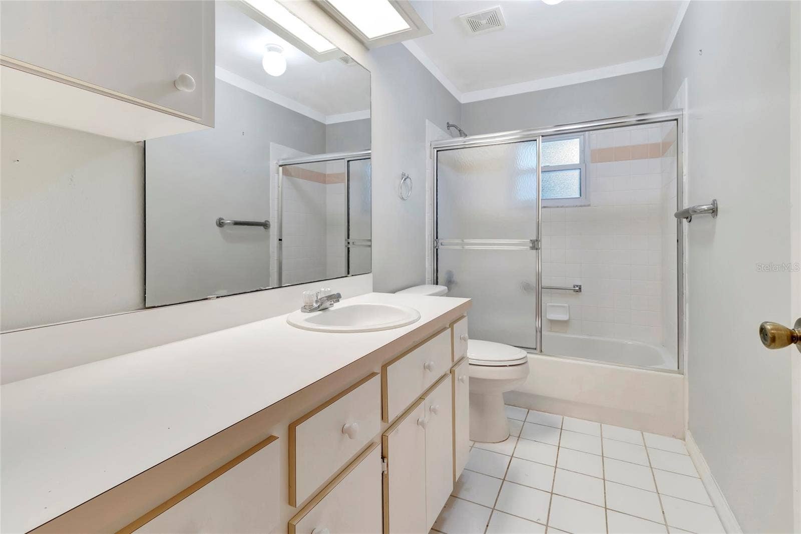 5124 LINKS LANE, Leesburg, FL 34748 Second Bathroom