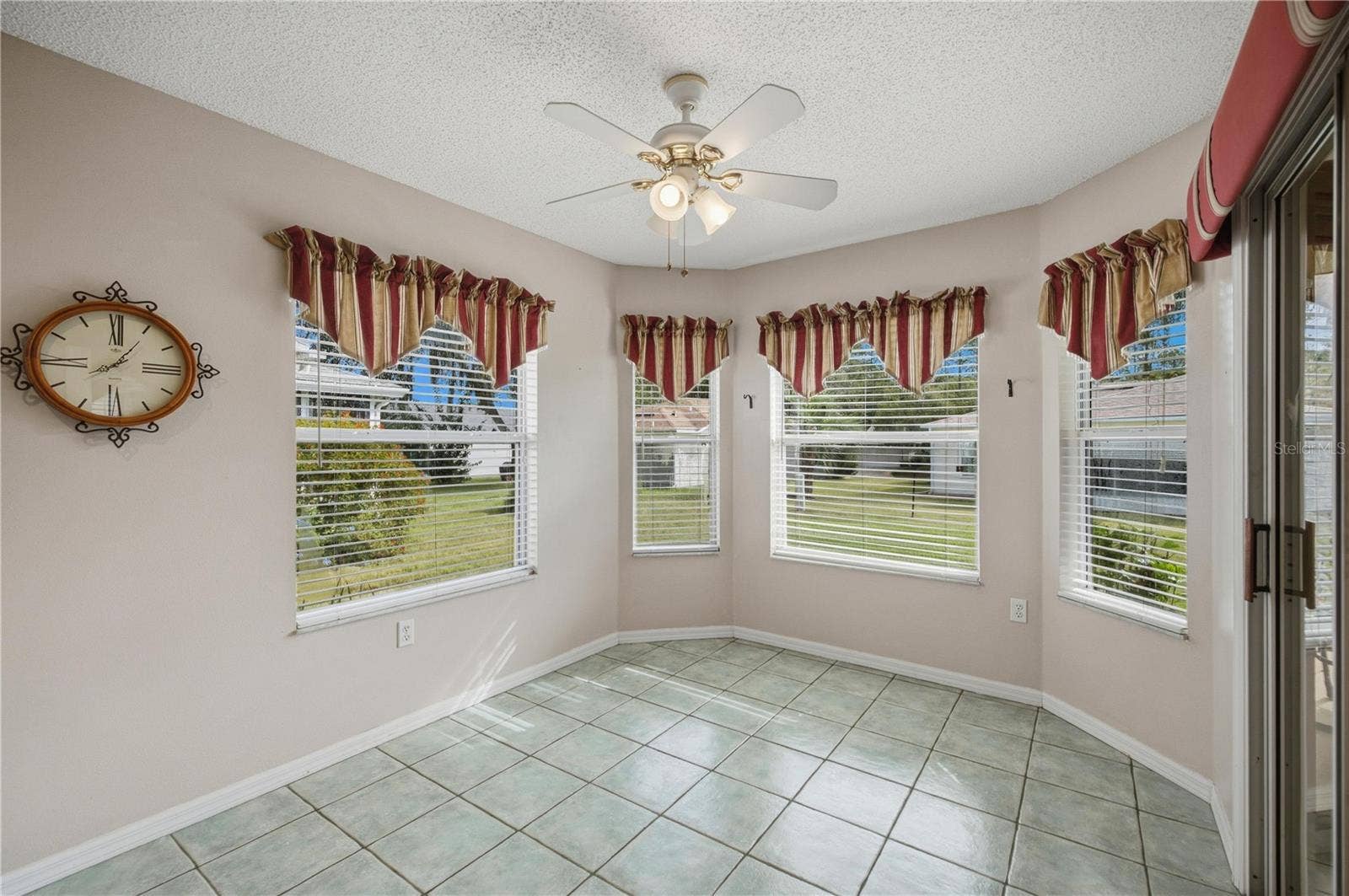 32802 CROOKED OAKS LANE, Leesburg, FL 34748 32802 CROOKED OAKS LANE, Leesburg, FL 34748