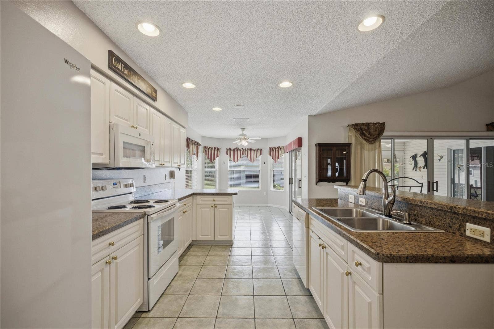 32802 CROOKED OAKS LANE, Leesburg, FL 34748 32802 CROOKED OAKS LANE, Leesburg, FL 34748