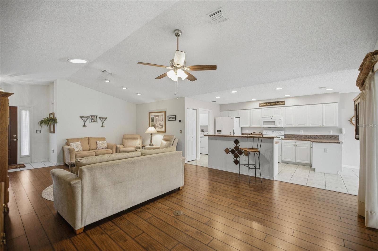 32802 CROOKED OAKS LANE, Leesburg, FL 34748 32802 CROOKED OAKS LANE, Leesburg, FL 34748