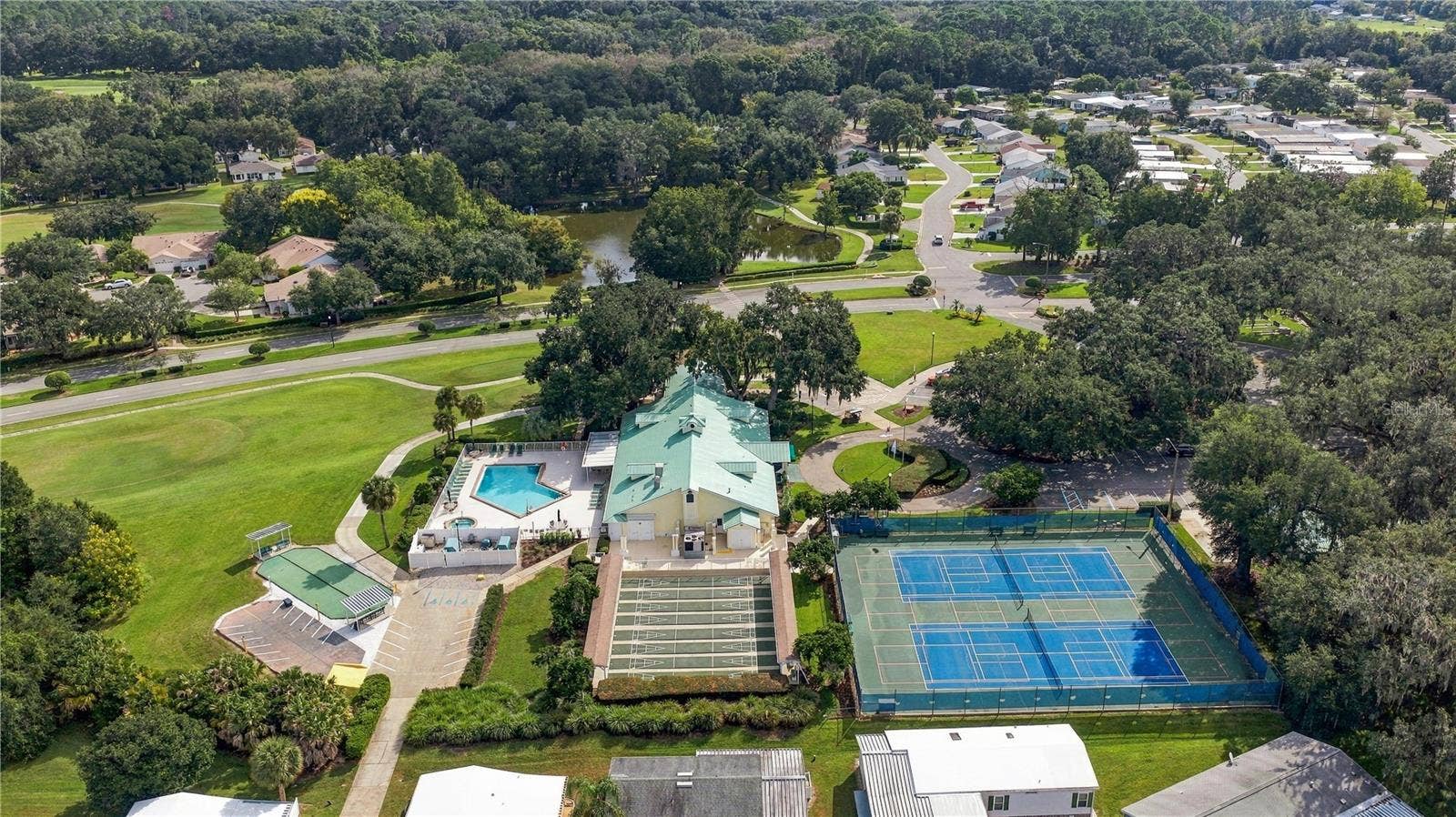 32802 CROOKED OAKS LANE, Leesburg, FL 34748 32802 CROOKED OAKS LANE, Leesburg, FL 34748