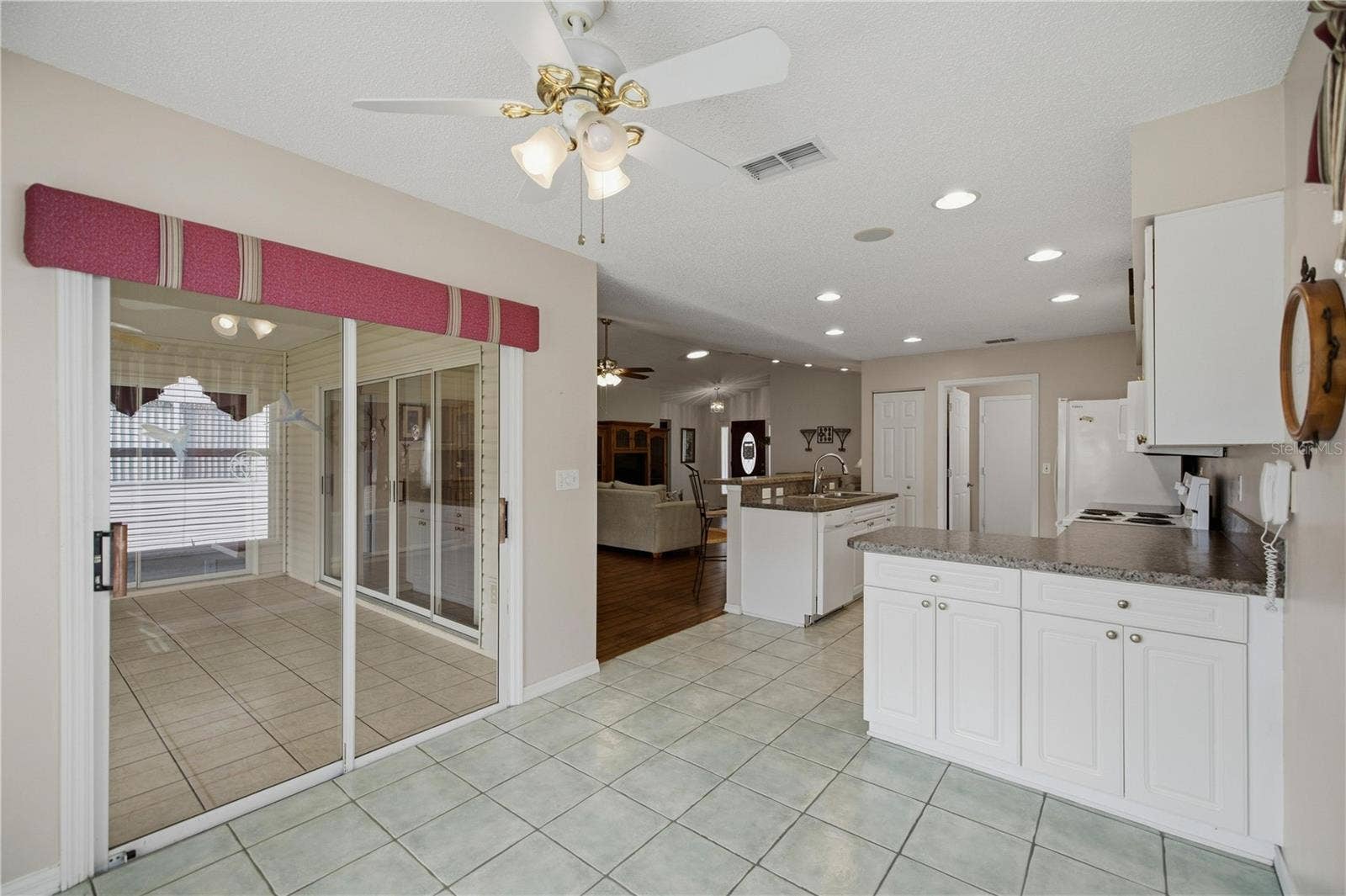 32802 CROOKED OAKS LANE, Leesburg, FL 34748 32802 CROOKED OAKS LANE, Leesburg, FL 34748