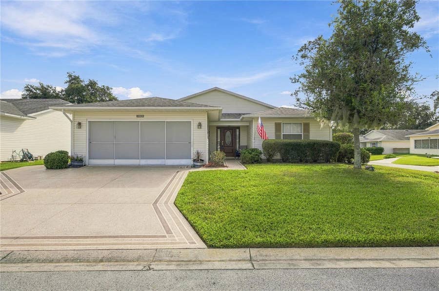 Property photo for 32802 CROOKED OAKS LANE, Leesburg, FL