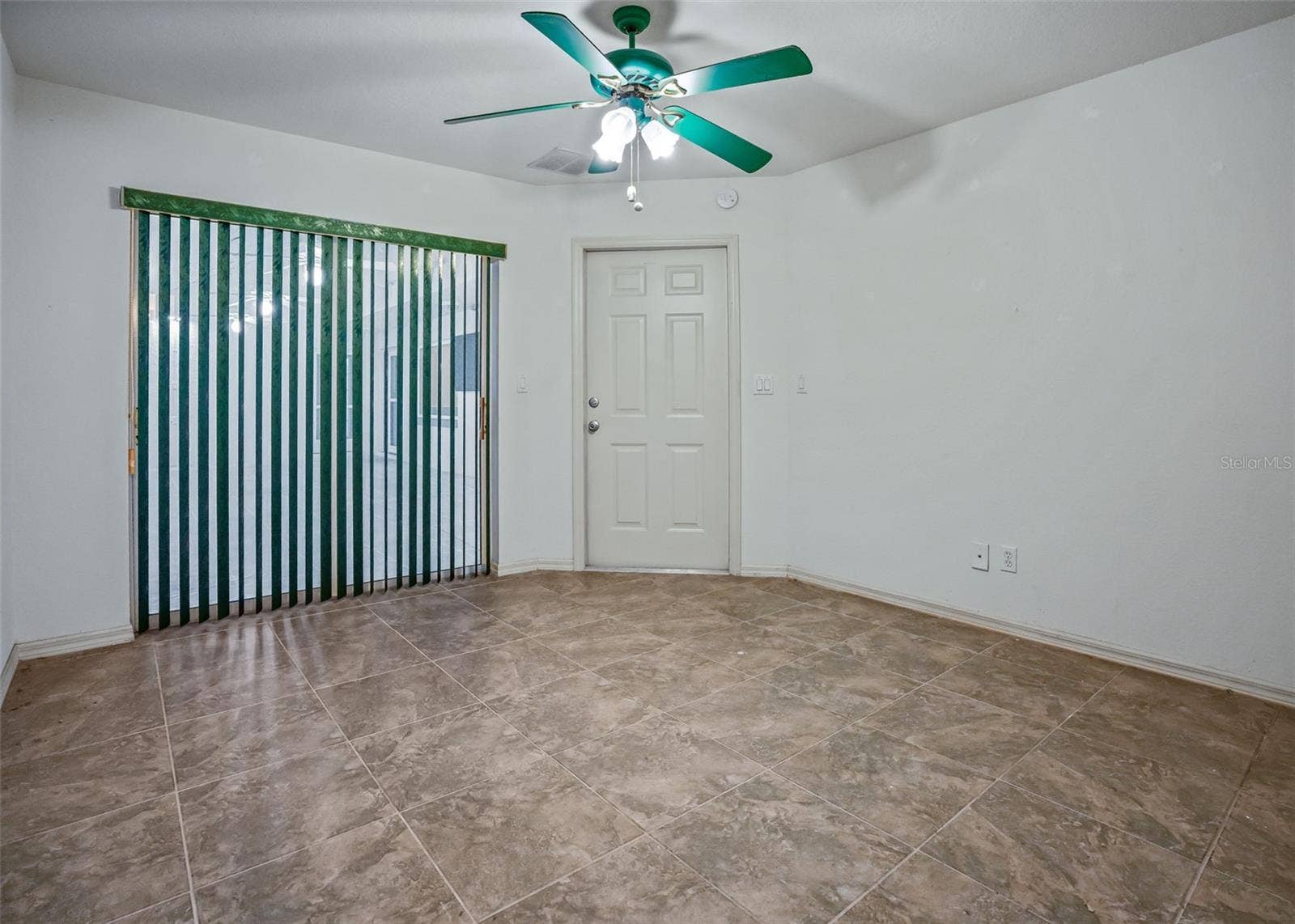 Casita w/Sliders to Courtyard & Door to Covered entranced