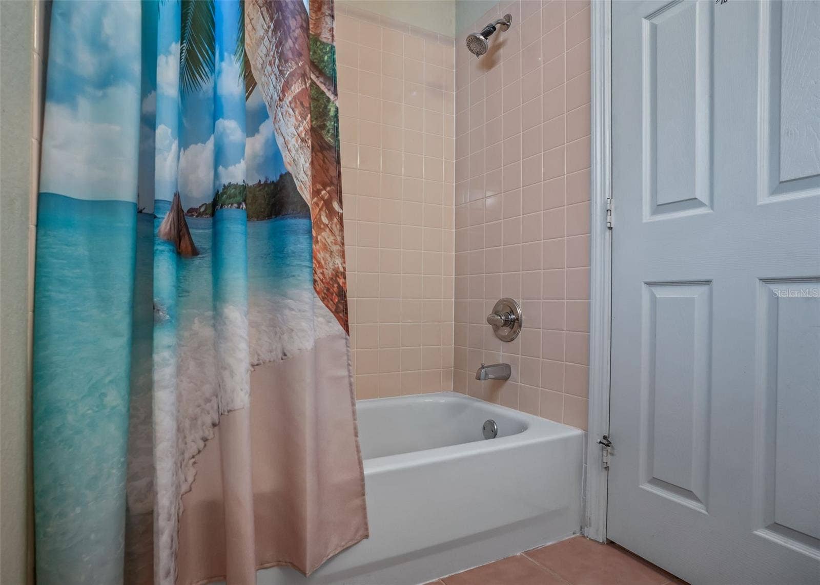 Guest Bathroom w/Tiled Tub & Shower Combination