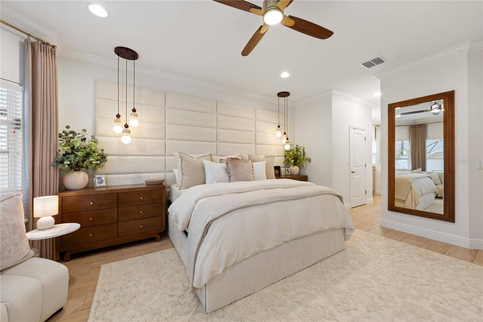 489 AVILA PLACE, Howey In The Hills, FL 34737