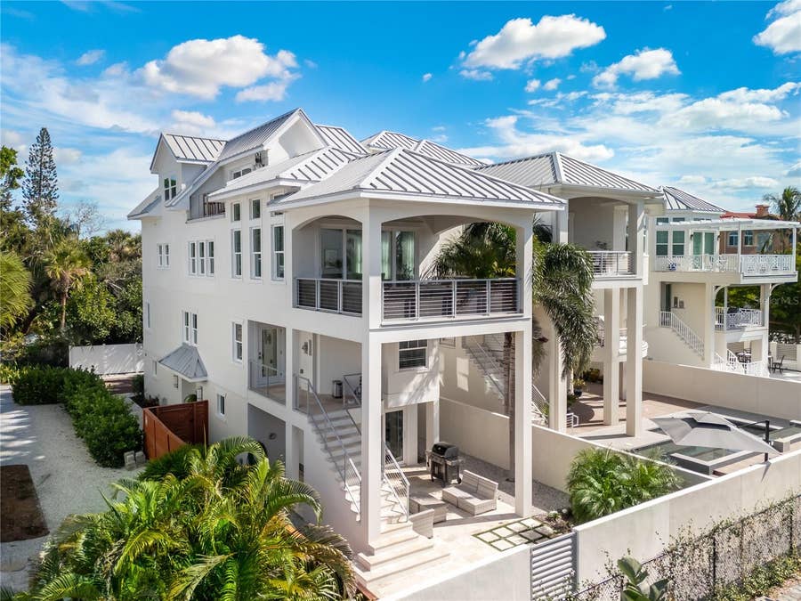 Property photo for 116 GARDEN LANE, Sarasota, FL