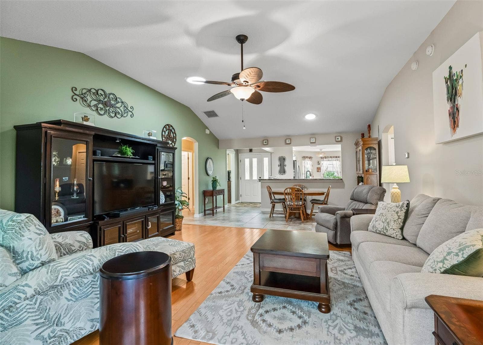 2182 KAYLEE DRIVE, The Villages, FL 32162 2182 KAYLEE DRIVE, The Villages, FL 32162