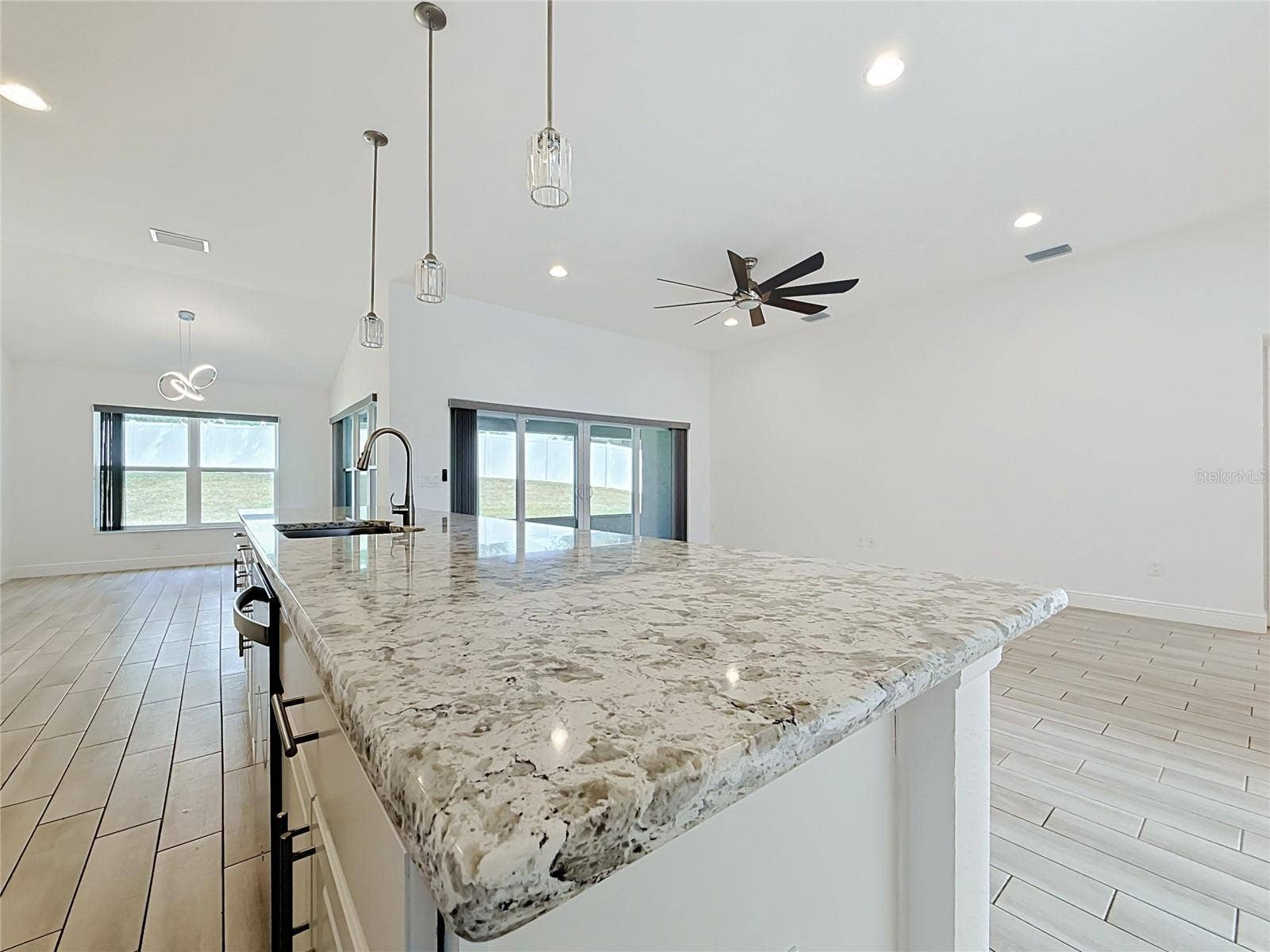 10371 ADDISON SHORE WAY, Oxford, FL 34484 10371 ADDISON SHORE WAY, Oxford, FL 34484