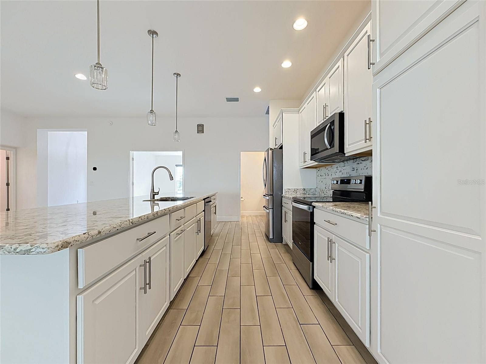 10371 ADDISON SHORE WAY, Oxford, FL 34484 10371 ADDISON SHORE WAY, Oxford, FL 34484