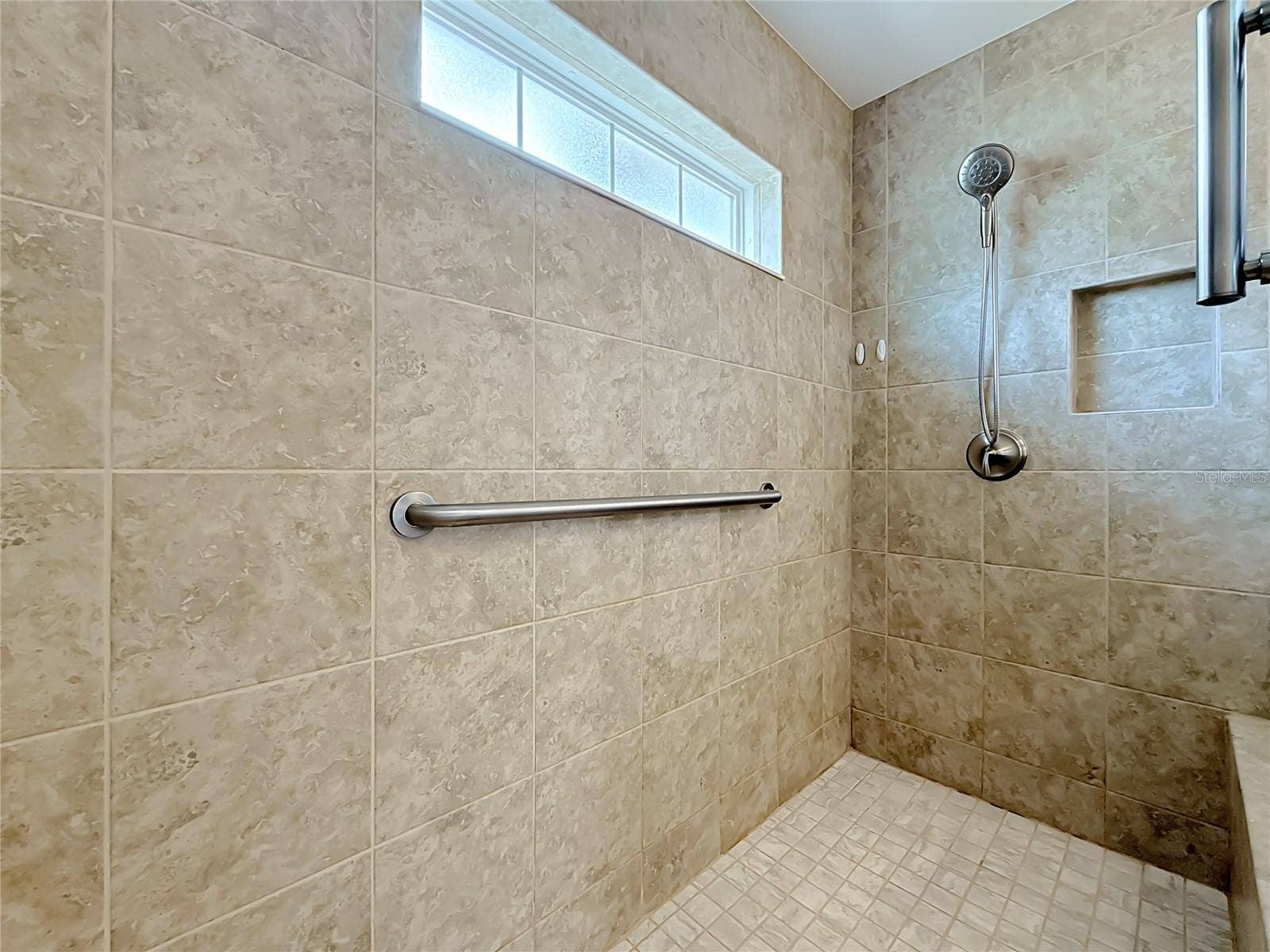 10371 ADDISON SHORE WAY, Oxford, FL 34484 En suite