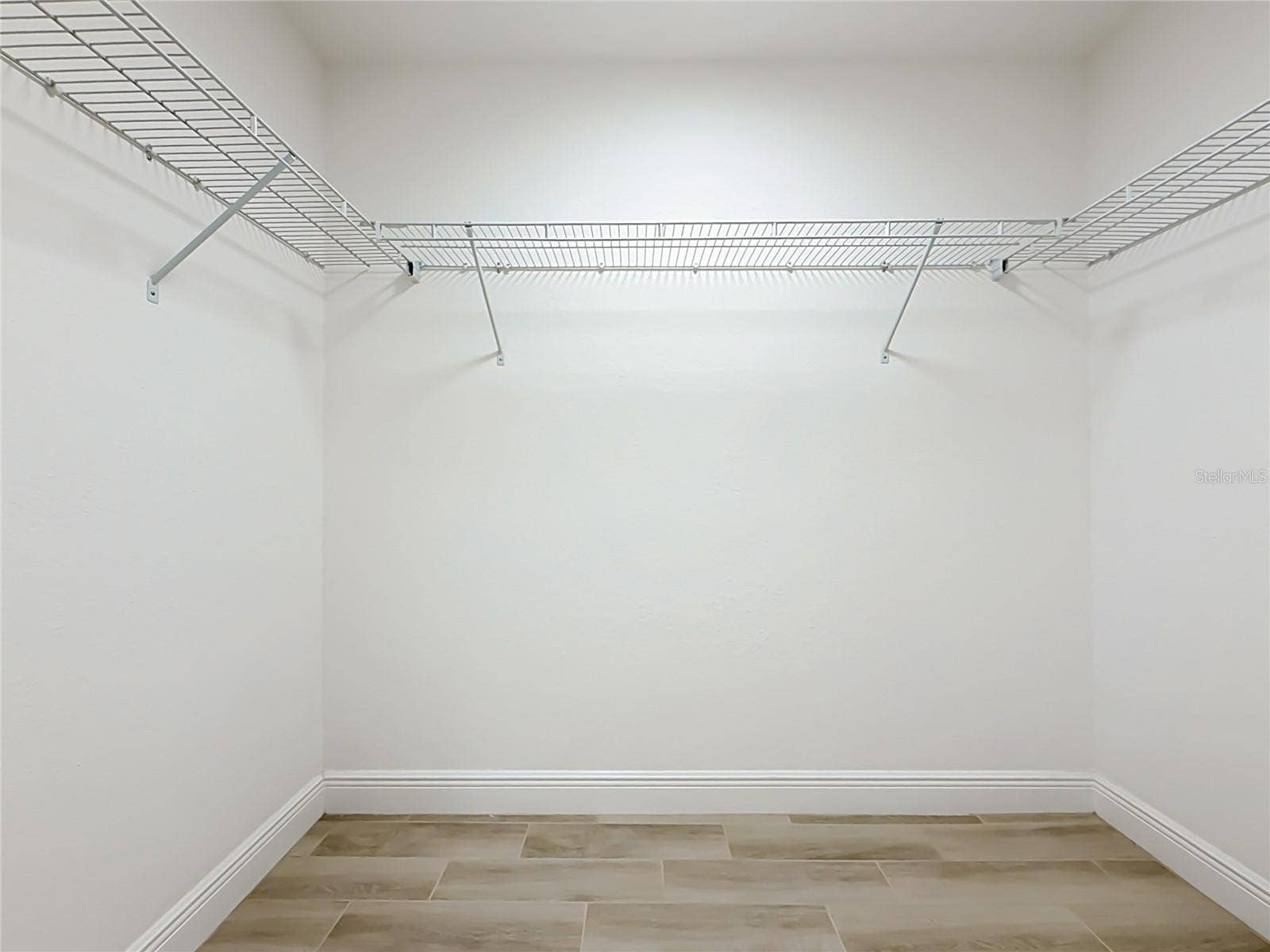10371 ADDISON SHORE WAY, Oxford, FL 34484 Primary closet