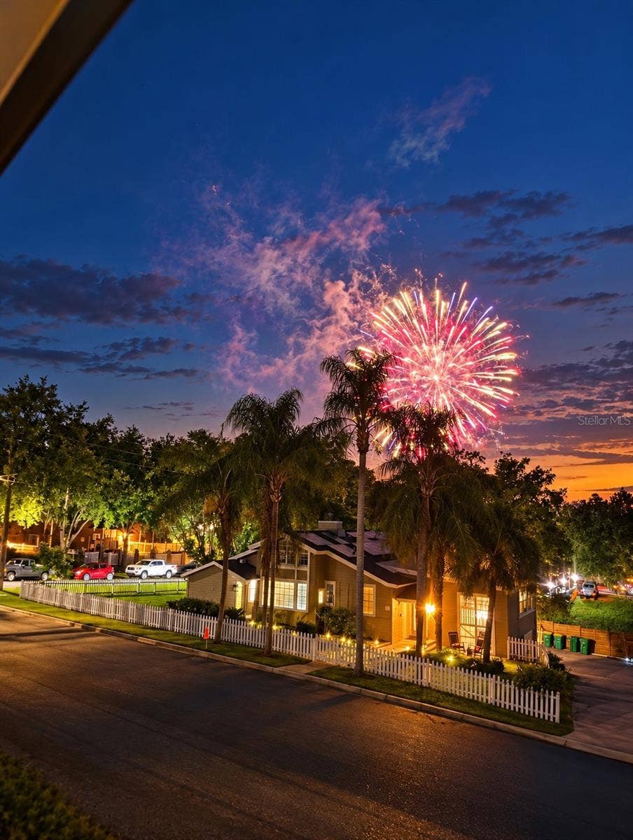 601 N MCDONALD STREET, #103, Mount Dora, FL 32757