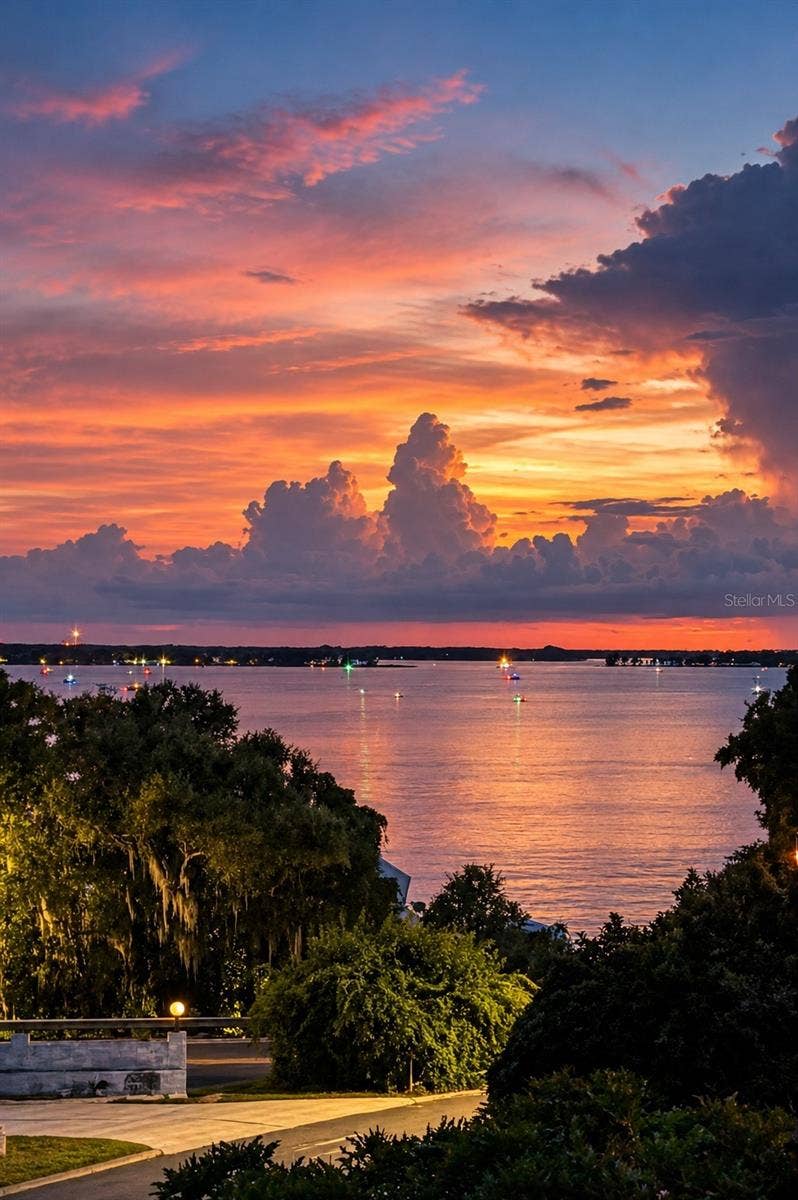 601 N MCDONALD STREET, #103, Mount Dora, FL 32757