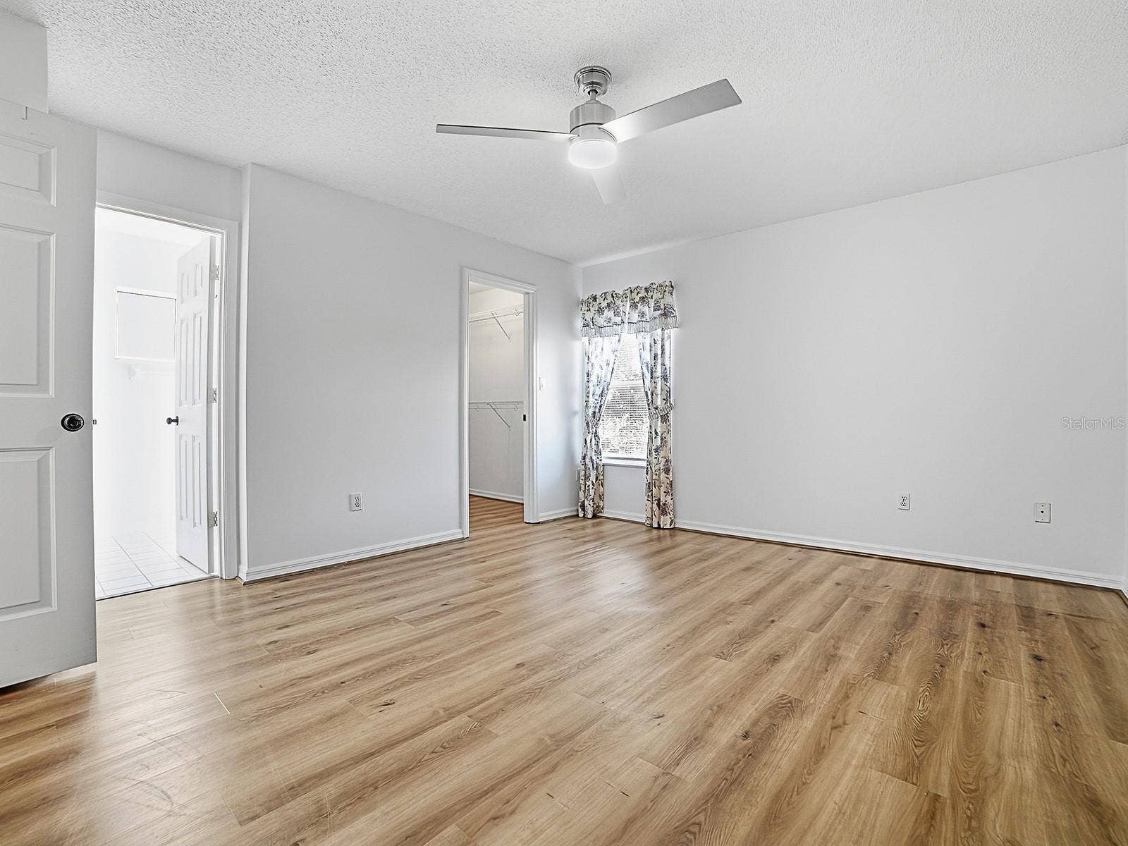4952 HERON RUN CIRCLE, Leesburg, FL 34748 4952 HERON RUN CIRCLE, Leesburg, FL 34748