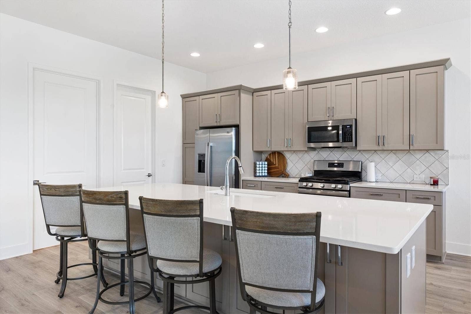 6356 EDENFIELD RUN, The Villages, FL 34762 6356 EDENFIELD RUN, The Villages, FL 34762