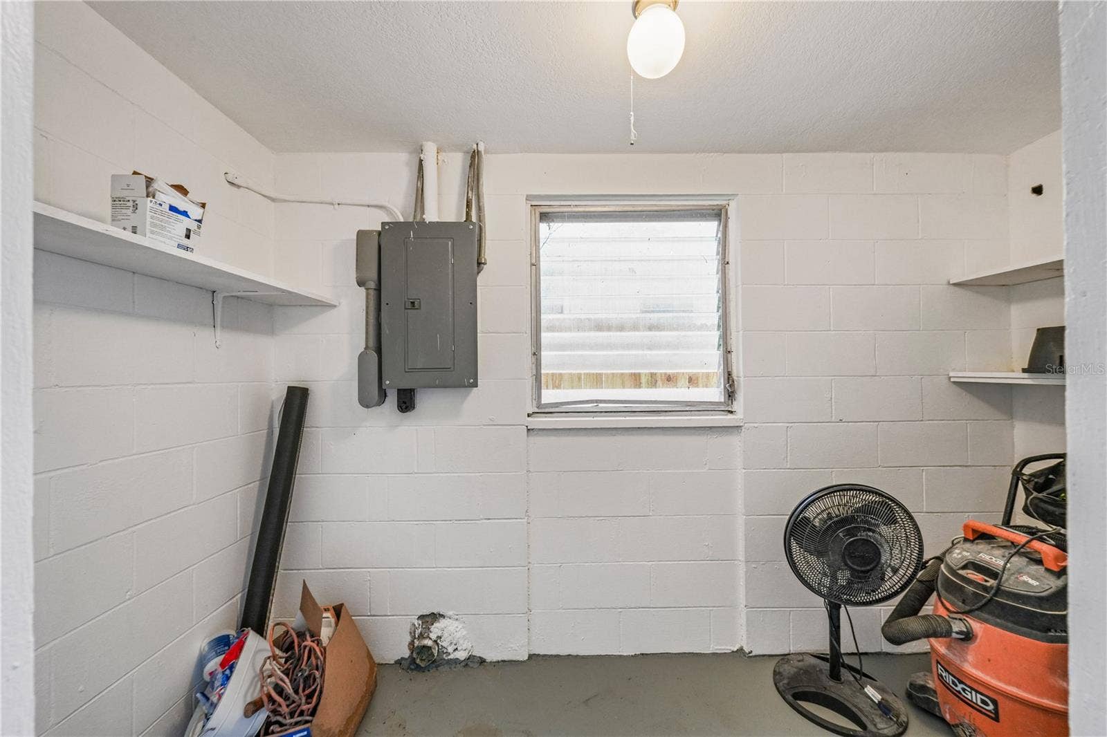 1518 CREST AVENUE, Leesburg, FL 34748 Private Laundry