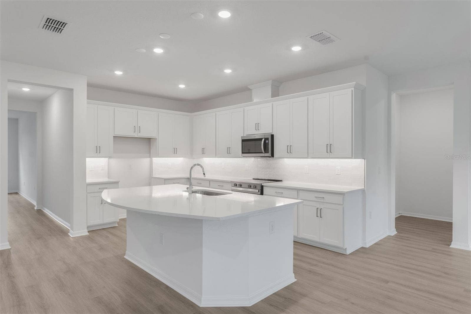 17572 VALLEYWOOD PARKWAY, Land O Lakes, FL 34638 17572 VALLEYWOOD PARKWAY, Land O Lakes, FL 34638