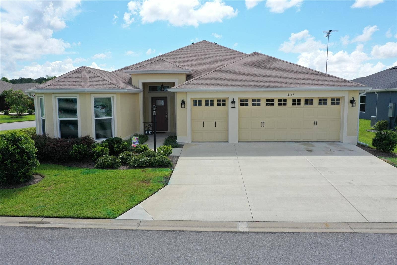 Front of the Begonia Model Home in the Village of Deluna