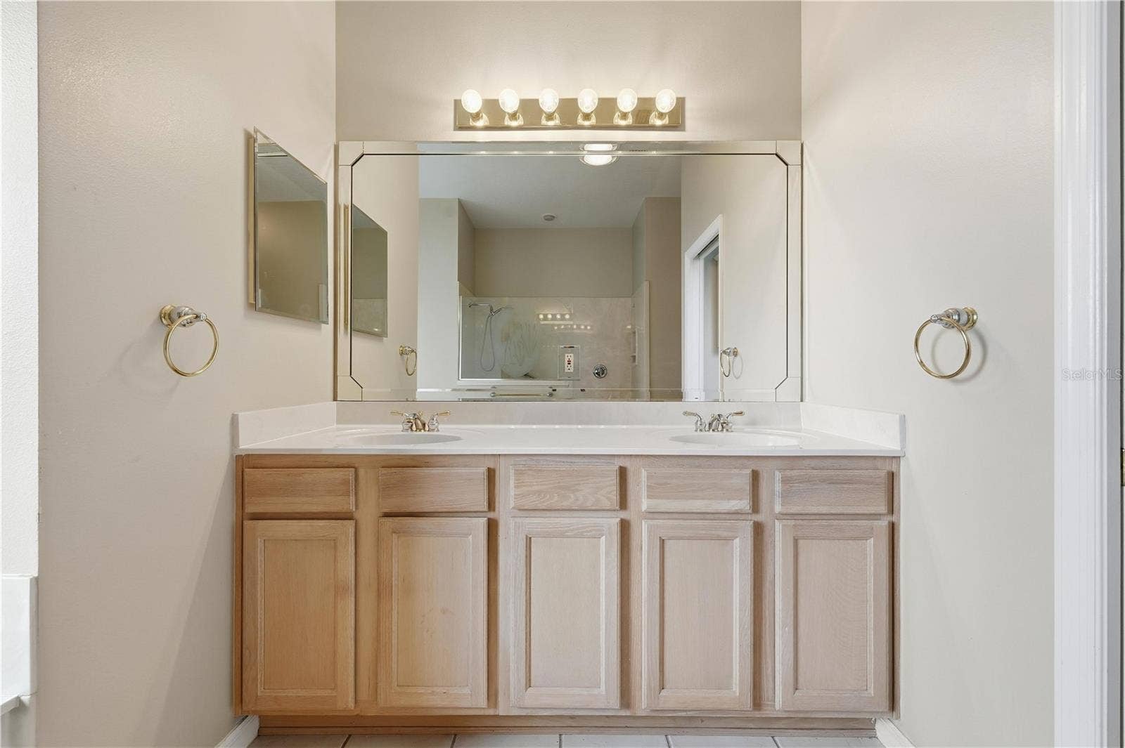 5127 AURORA DRIVE, Leesburg, FL 34748 5127 AURORA DRIVE, Leesburg, FL 34748