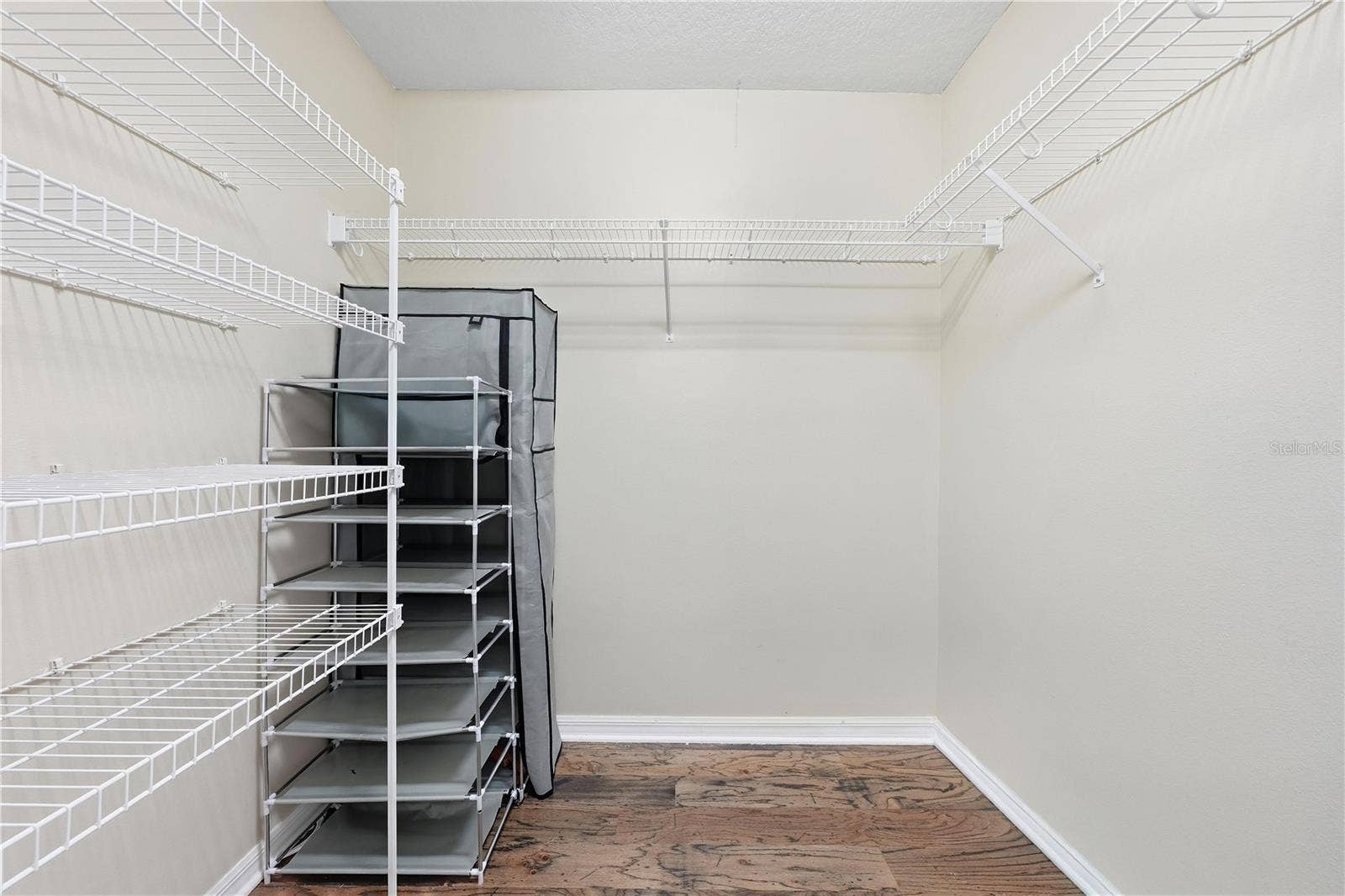 5127 AURORA DRIVE, Leesburg, FL 34748 5127 AURORA DRIVE, Leesburg, FL 34748