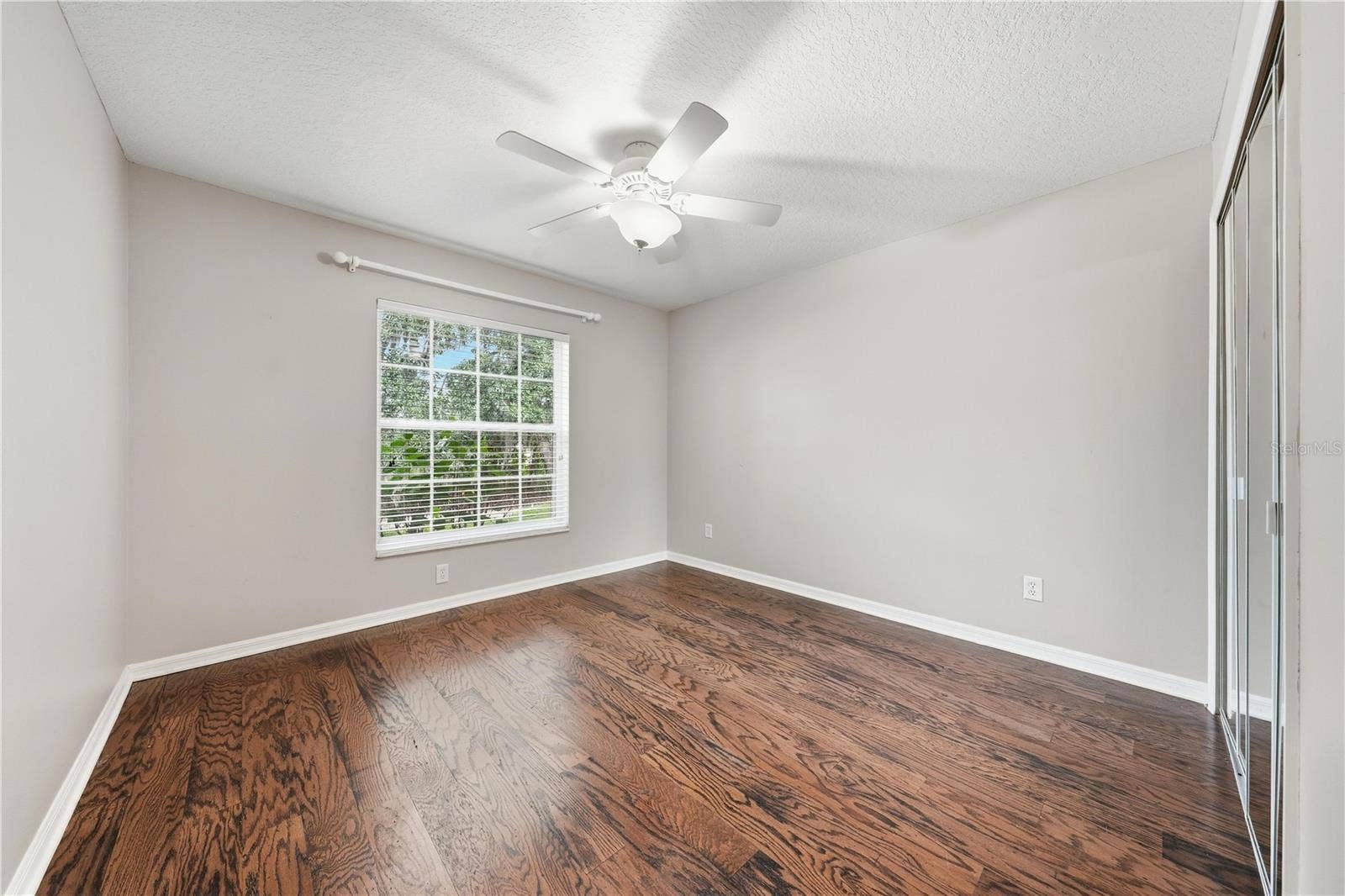 5127 AURORA DRIVE, Leesburg, FL 34748 5127 AURORA DRIVE, Leesburg, FL 34748