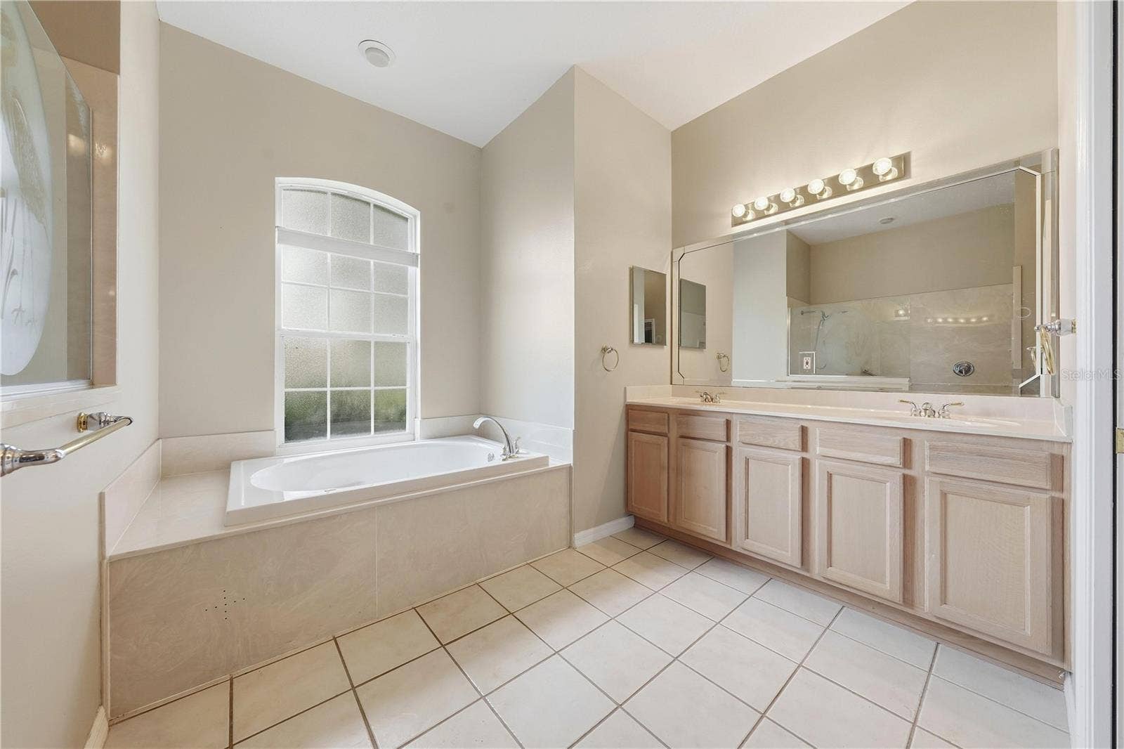 5127 AURORA DRIVE, Leesburg, FL 34748 5127 AURORA DRIVE, Leesburg, FL 34748
