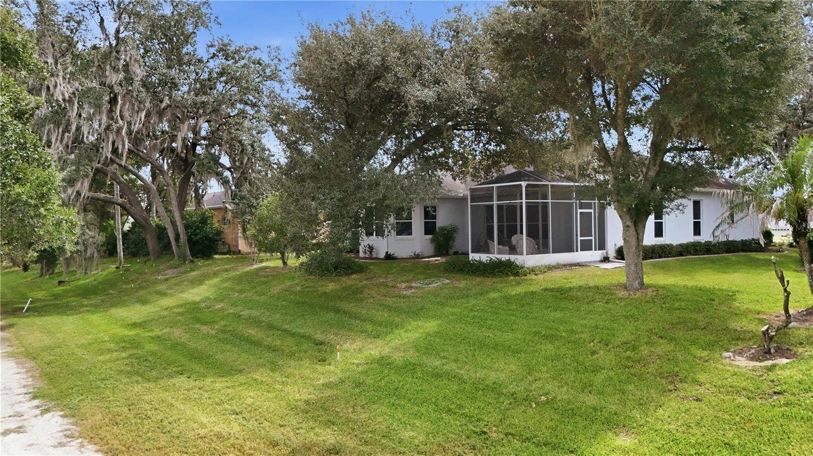 5127 AURORA DRIVE, Leesburg, FL 34748 5127 AURORA DRIVE, Leesburg, FL 34748