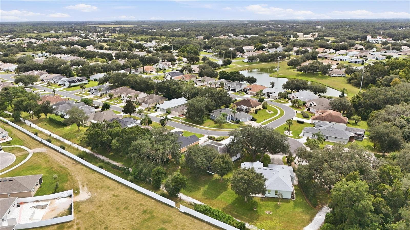 5127 AURORA DRIVE, Leesburg, FL 34748 5127 AURORA DRIVE, Leesburg, FL 34748