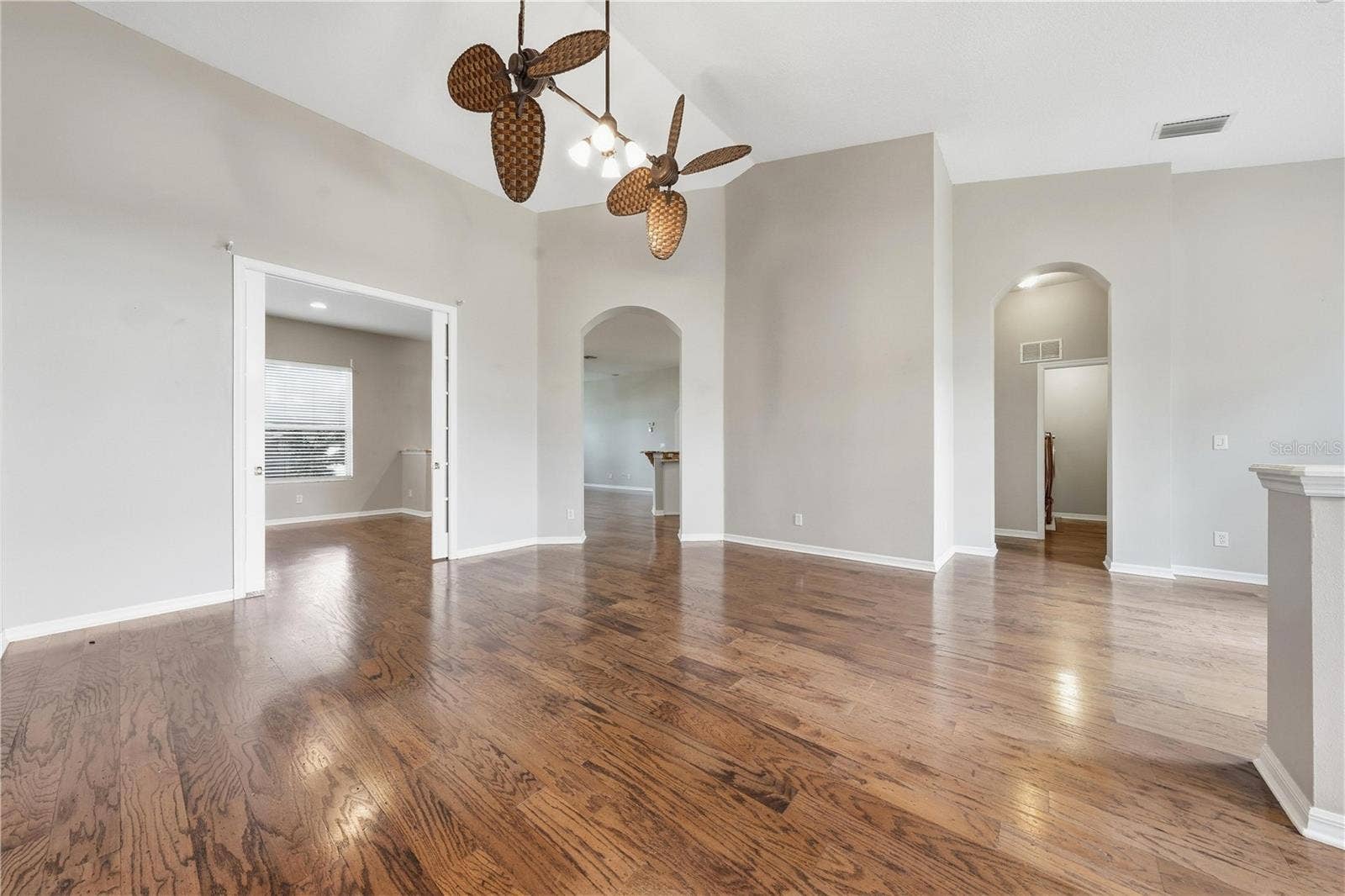 5127 AURORA DRIVE, Leesburg, FL 34748 5127 AURORA DRIVE, Leesburg, FL 34748