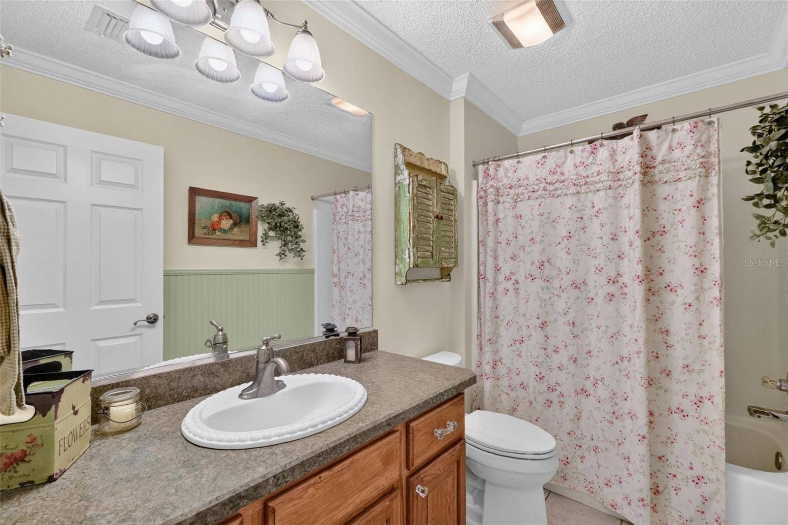 1863 DALTON DRIVE, The Villages, FL 32162 1863 DALTON DRIVE, The Villages, FL 32162